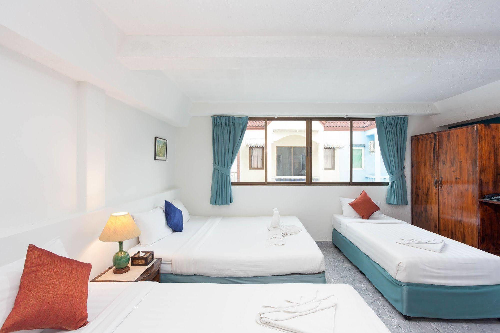 Simple Boutique Seabreeze Hotel Patong ภายนอก รูปภาพ